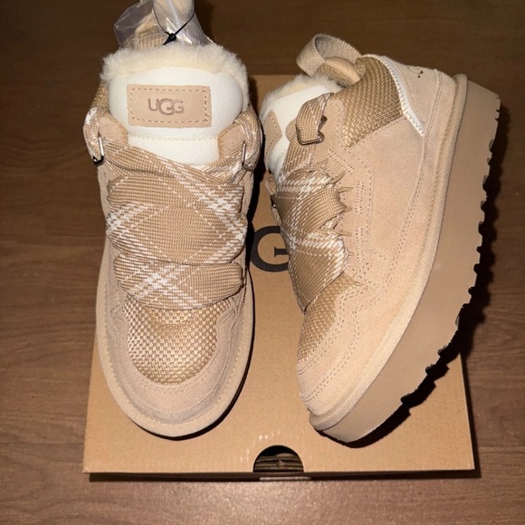 UGG Shoes - UGG Lowmel Sneakers Sand Size 10W BRAND NEW NEVER WORN